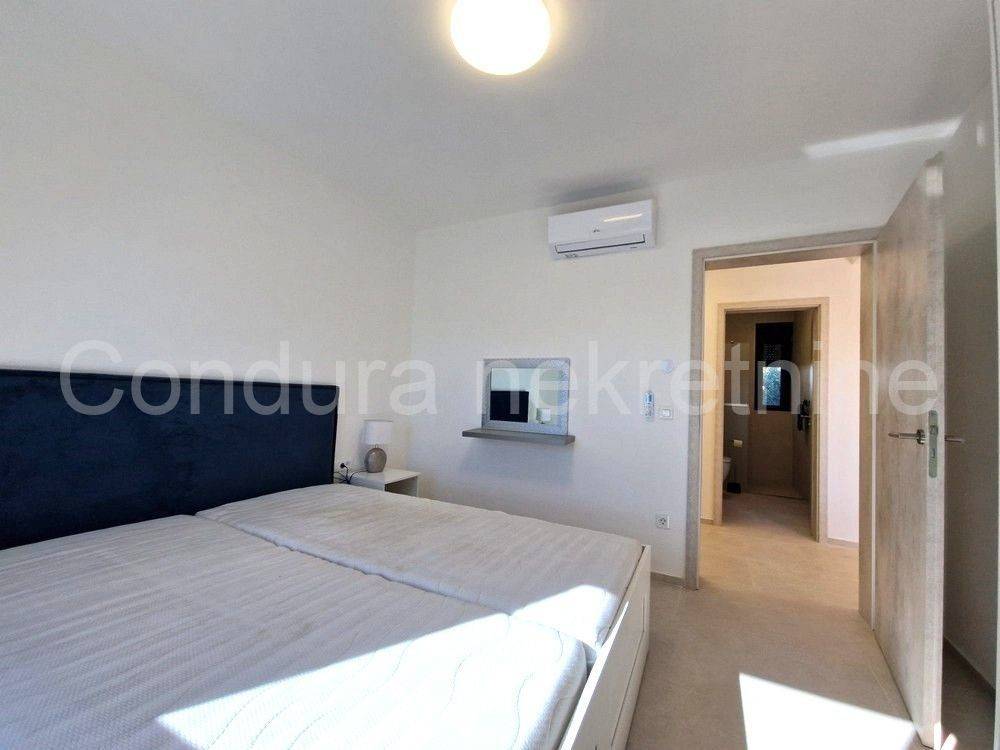 Apartman na moru, Prodaja, Vir, Vir