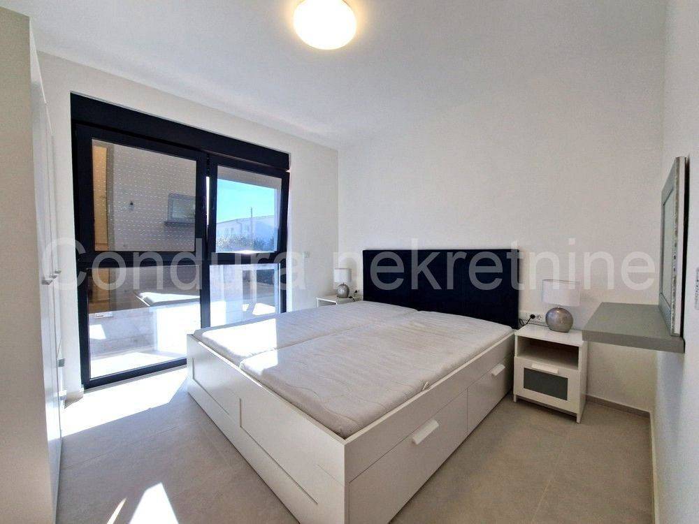 Apartman na moru, Prodaja, Vir, Vir