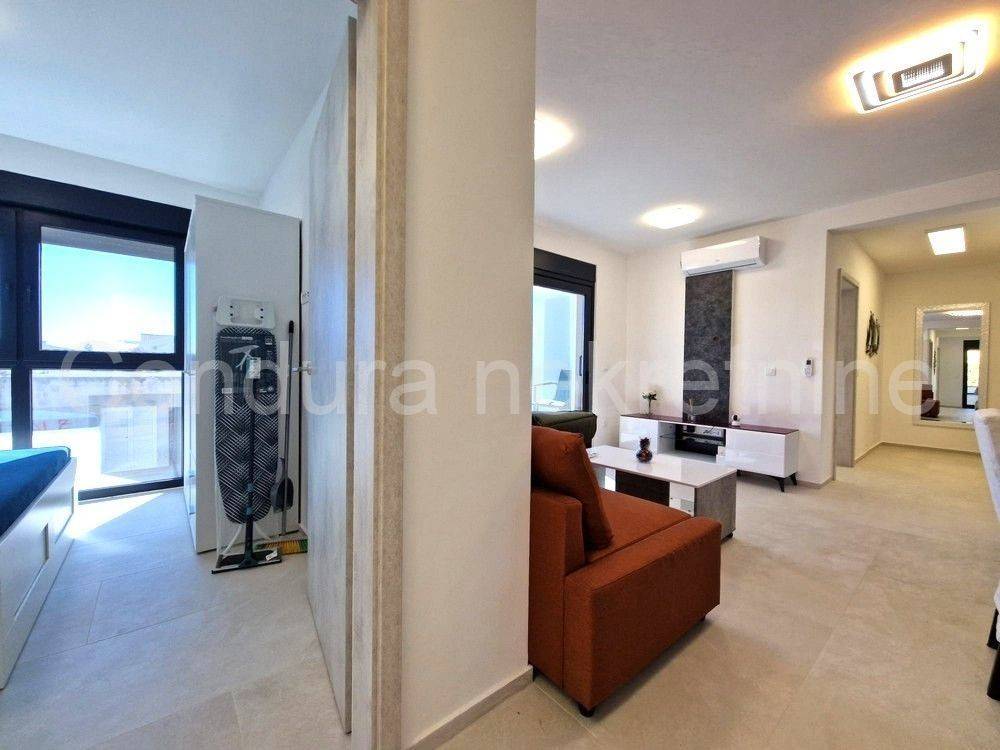 Apartman na moru, Prodaja, Vir, Vir