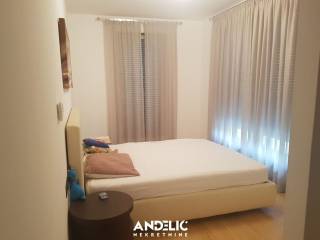 Stan u zgradi, Najam, Split, Split