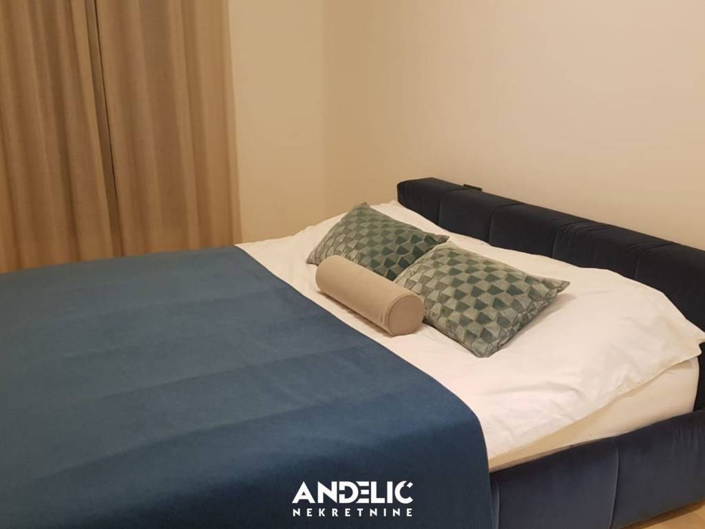 Stan u zgradi, Najam, Split, Split