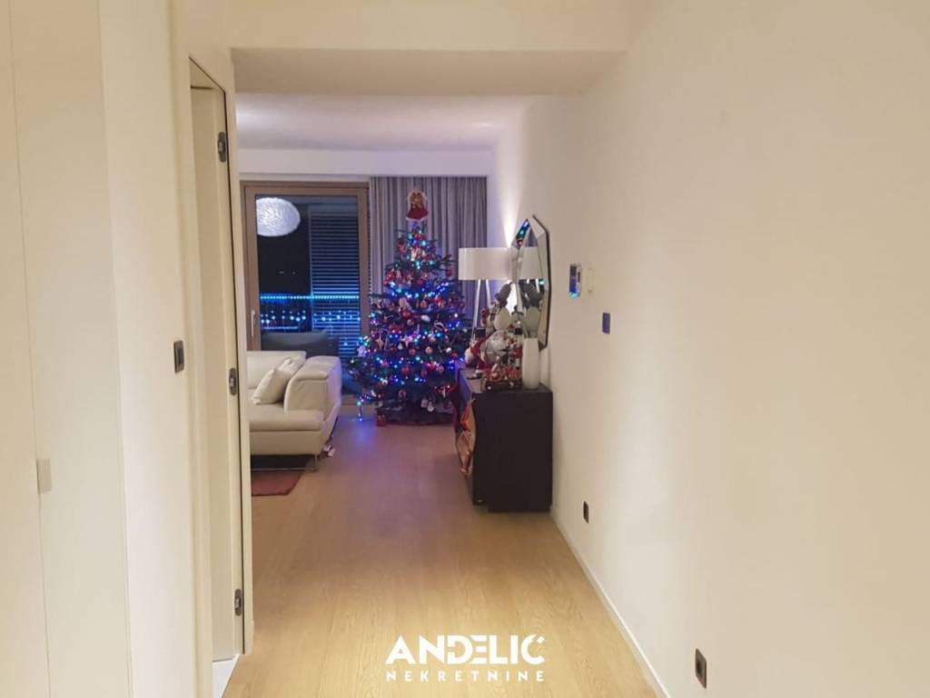 Stan u zgradi, Najam, Split, Split