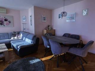 Split-level flat in a house, Sale, Dugi rat, Jesenice
