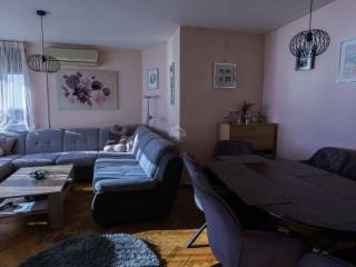 Split-level flat in a house, Sale, Dugi rat, Jesenice