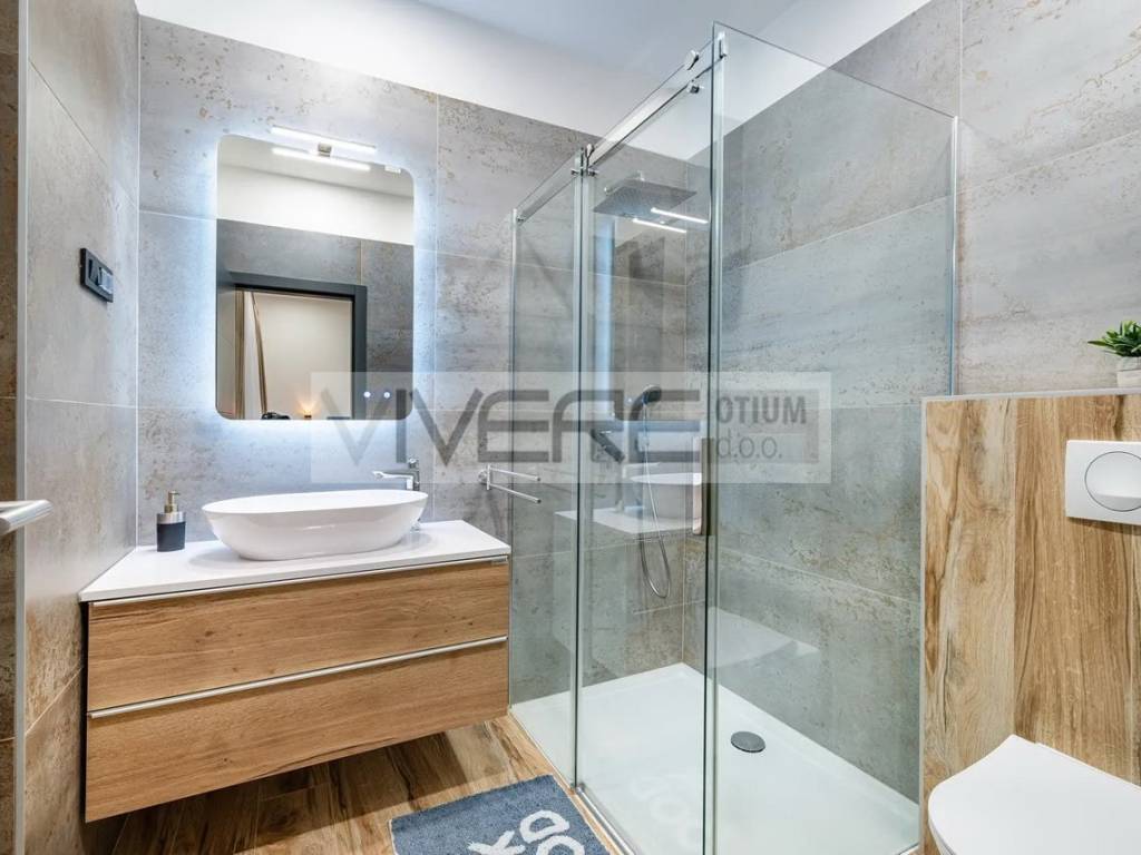 En suite bathroom on ground floor