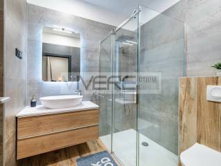 En suite bathroom on ground floor