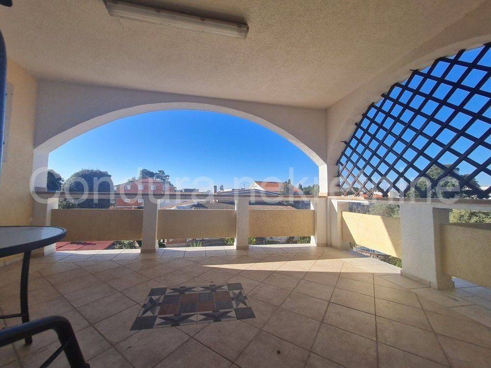 Apartman na moru, Prodaja, Vir, Vir