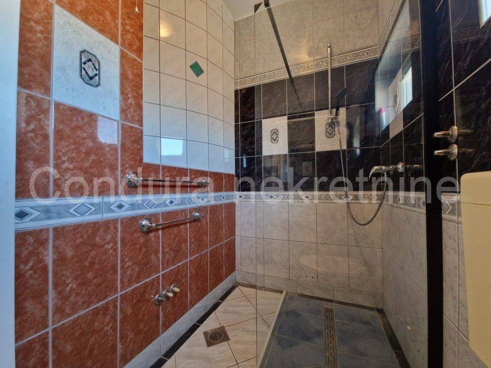 Apartman na moru, Prodaja, Vir, Vir