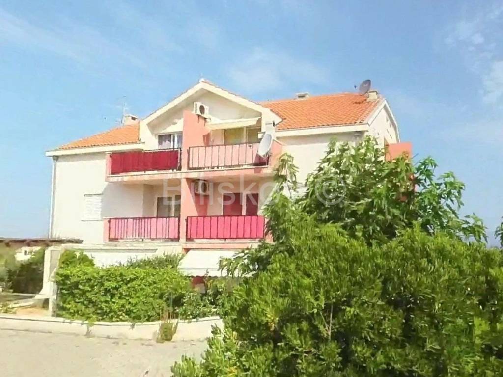 Stan u zgradi, Prodaja, Supetar, Supetar