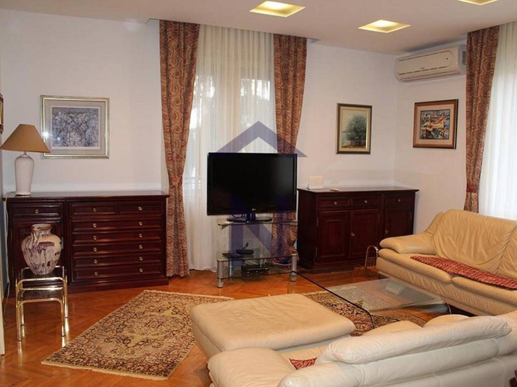 Stan u zgradi, Najam, Zagreb, Gornji Grad - Medveščak