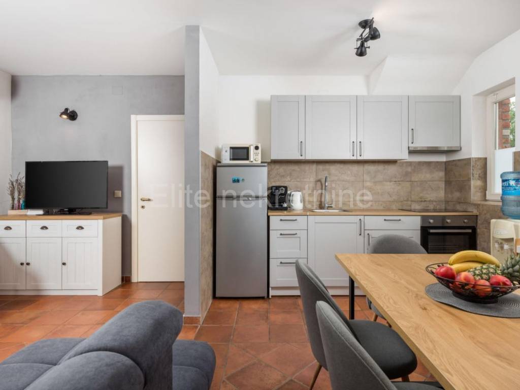 Dvojna kuća, Prodaja, Dobrinj, Hlapa