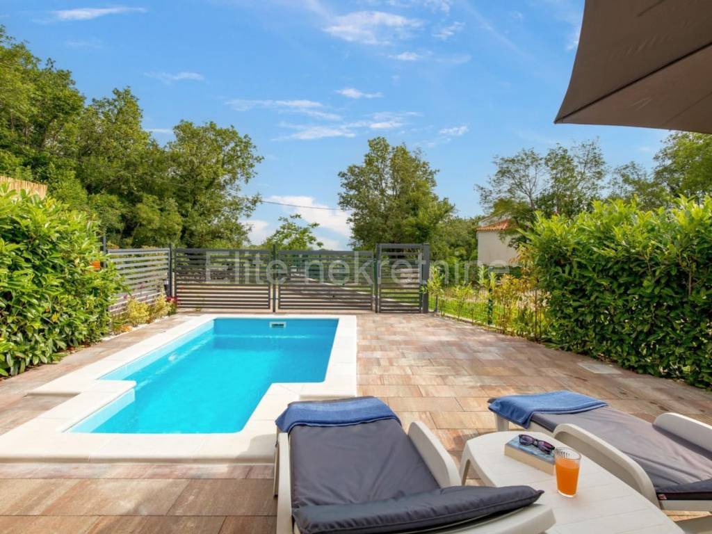 Dvojna kuća, Prodaja, Dobrinj, Hlapa