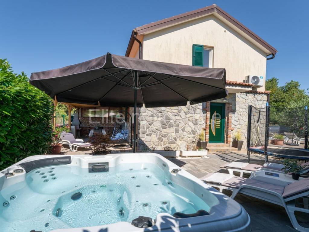 Dvojna kuća, Prodaja, Dobrinj, Hlapa