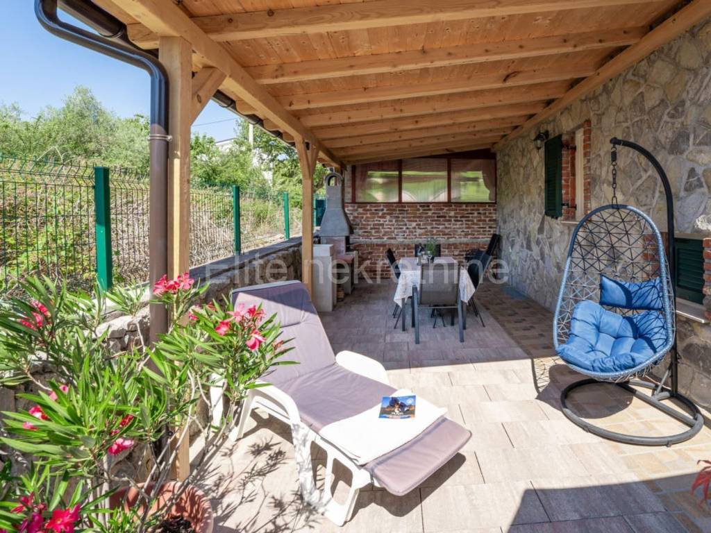 Dvojna kuća, Prodaja, Dobrinj, Hlapa