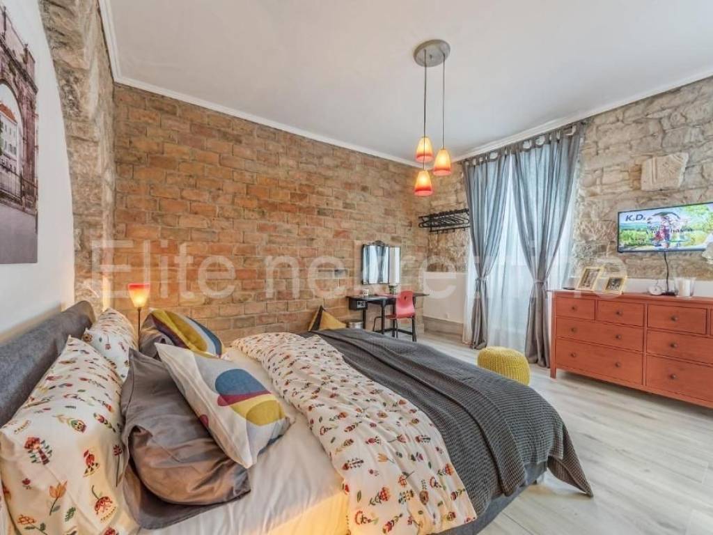 Stan u zgradi, Prodaja, Pula, Pula