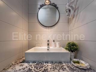 Stan u zgradi, Prodaja, Pula, Pula