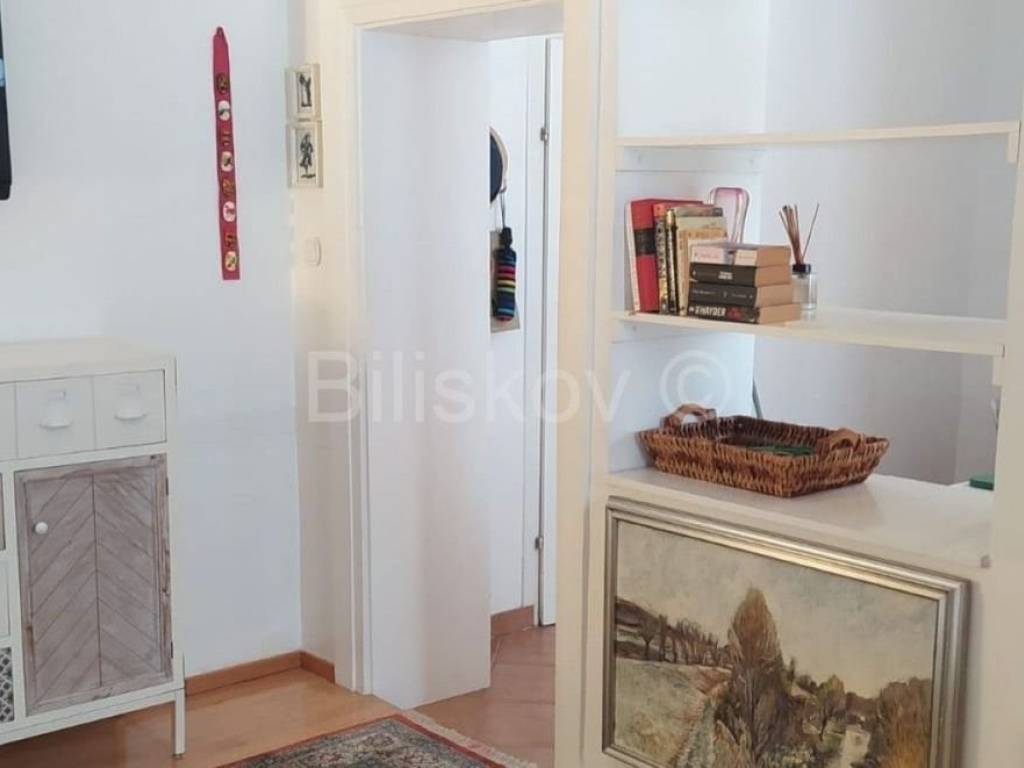 Stan u zgradi, Najam, Split, Split