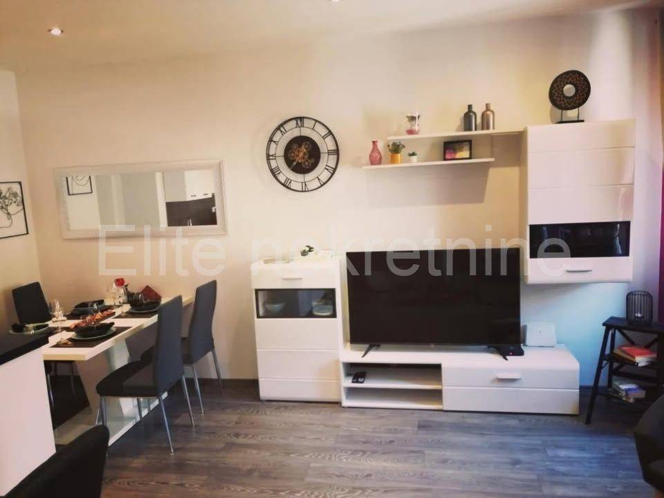 Stan u zgradi, Najam, Rijeka, Centar