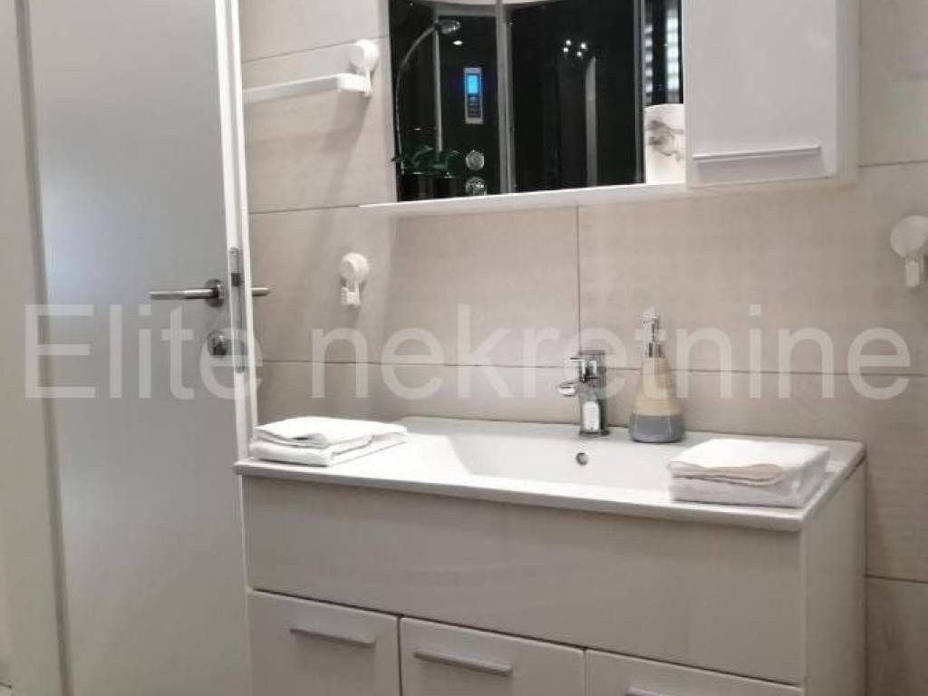 Stan u zgradi, Najam, Rijeka, Centar