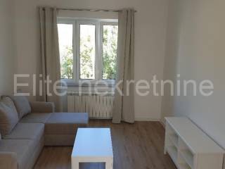 Stan u zgradi, Najam, Rijeka, Istok