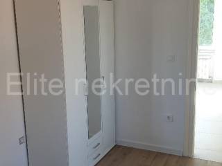 Stan u zgradi, Najam, Rijeka, Istok