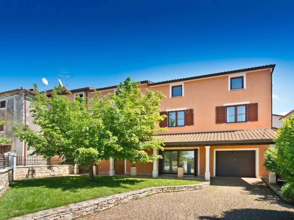 Kuća u nizu, Prodaja, Buje, Kaštel