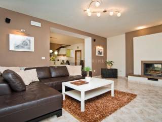 Kuća u nizu, Prodaja, Buje, Kaštel