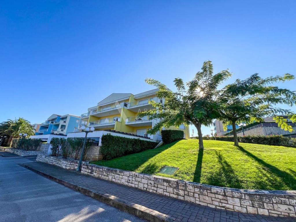 Stan u urbanoj vili, Prodaja, Umag, Crveni Vrh