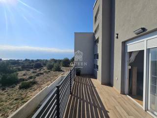 Apartman na moru, Prodaja, Vir, Vir