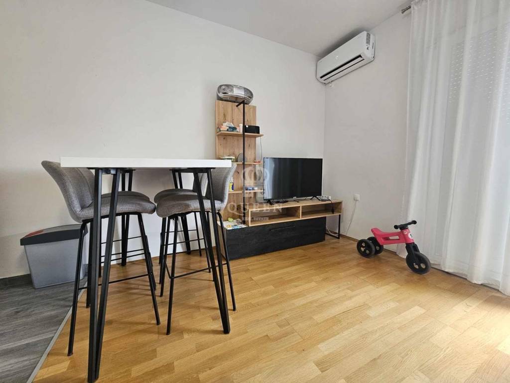 Apartman na moru, Prodaja, Vir, Vir
