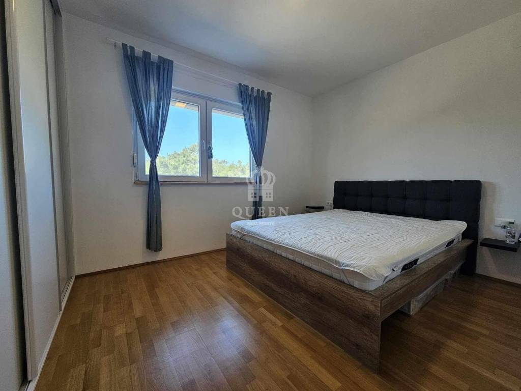 Apartman na moru, Prodaja, Vir, Vir