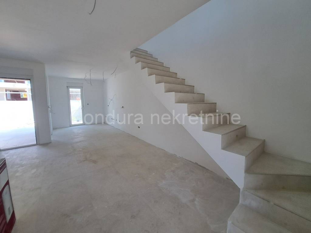 Kuća u nizu, Prodaja, Vrsi, Vrsi