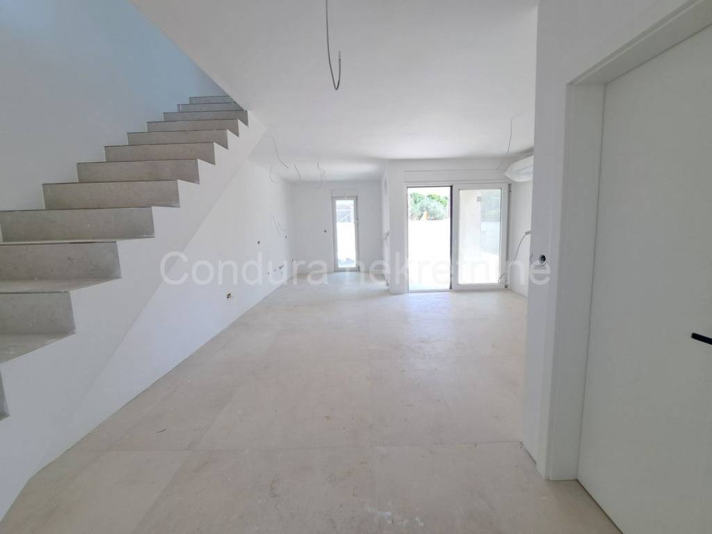 Kuća u nizu, Prodaja, Vrsi, Vrsi