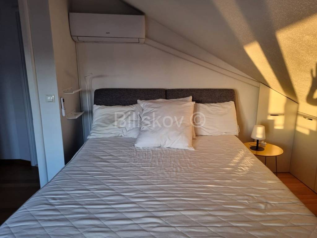 Stan u zgradi, Prodaja, Okrug, Okrug Gornji