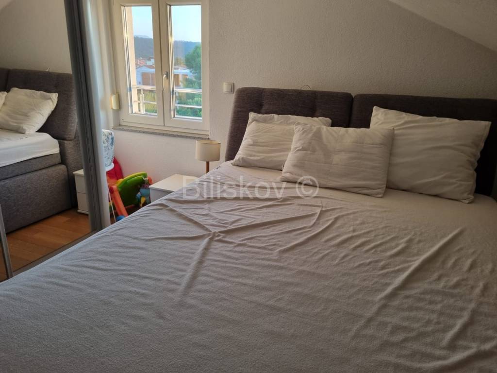 Stan u zgradi, Prodaja, Okrug, Okrug Gornji