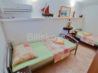 Samostojeća kuća, Prodaja, Šolta, Stomorska