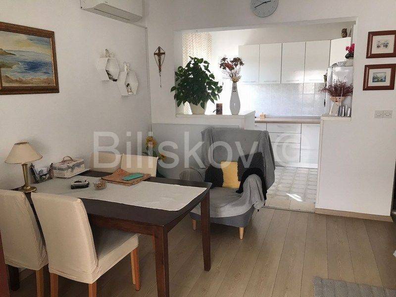 Stan u zgradi, Prodaja, Jelsa, Zavala