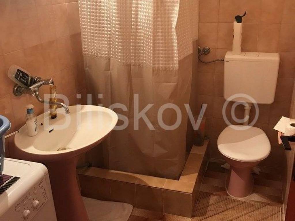 Stan u zgradi, Prodaja, Jelsa, Zavala