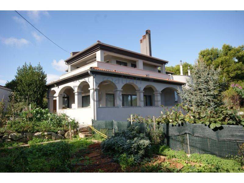 Vila, Prodaja, Ližnjan, Ližnjan