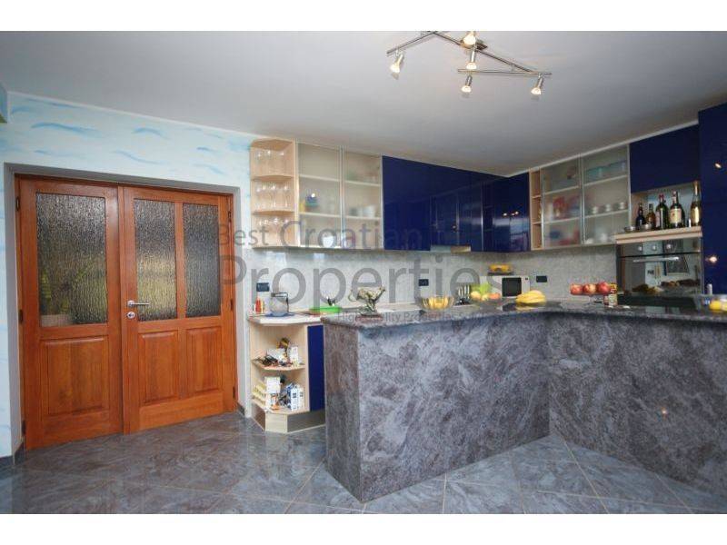 Vila, Prodaja, Ližnjan, Ližnjan