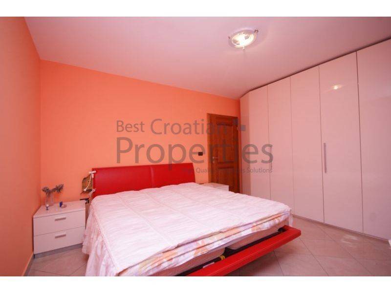 Vila, Prodaja, Ližnjan, Ližnjan