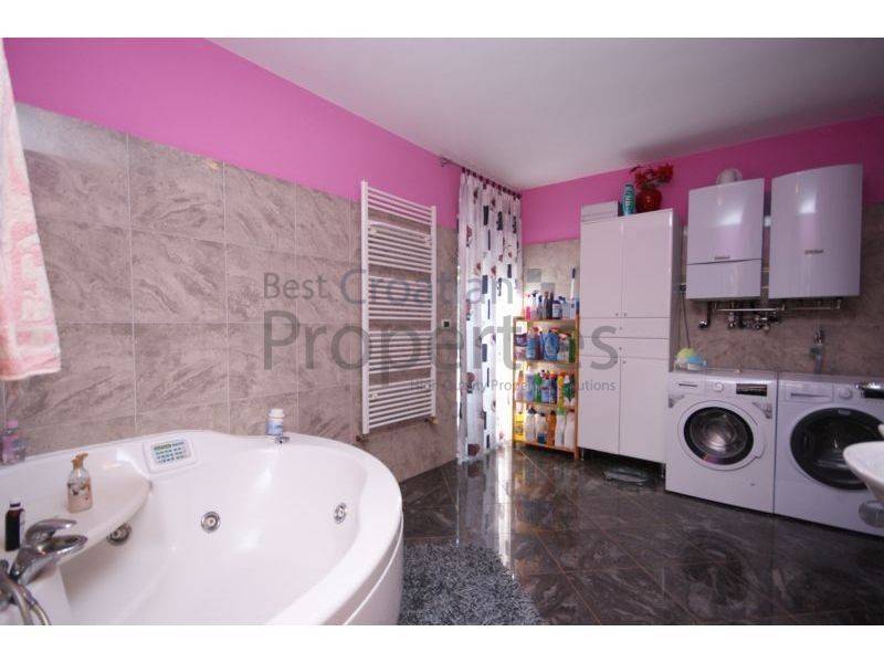 Vila, Prodaja, Ližnjan, Ližnjan