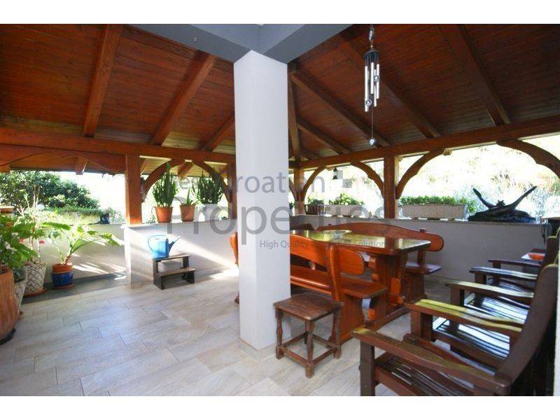 Vila, Prodaja, Ližnjan, Ližnjan