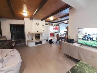 Stambeno poslovni objekt, Prodaja, Zagreb, Sesvete