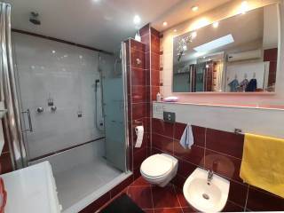 Stambeno poslovni objekt, Prodaja, Zagreb, Sesvete