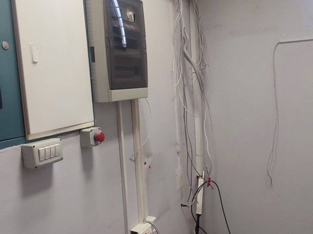 Poslovna zgrada, Najam, Belica, Belica