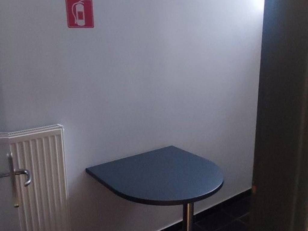 Poslovna zgrada, Najam, Belica, Belica