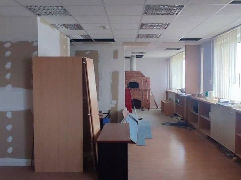 Poslovna zgrada, Najam, Belica, Belica