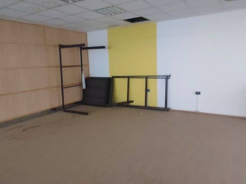 Poslovna zgrada, Najam, Belica, Belica