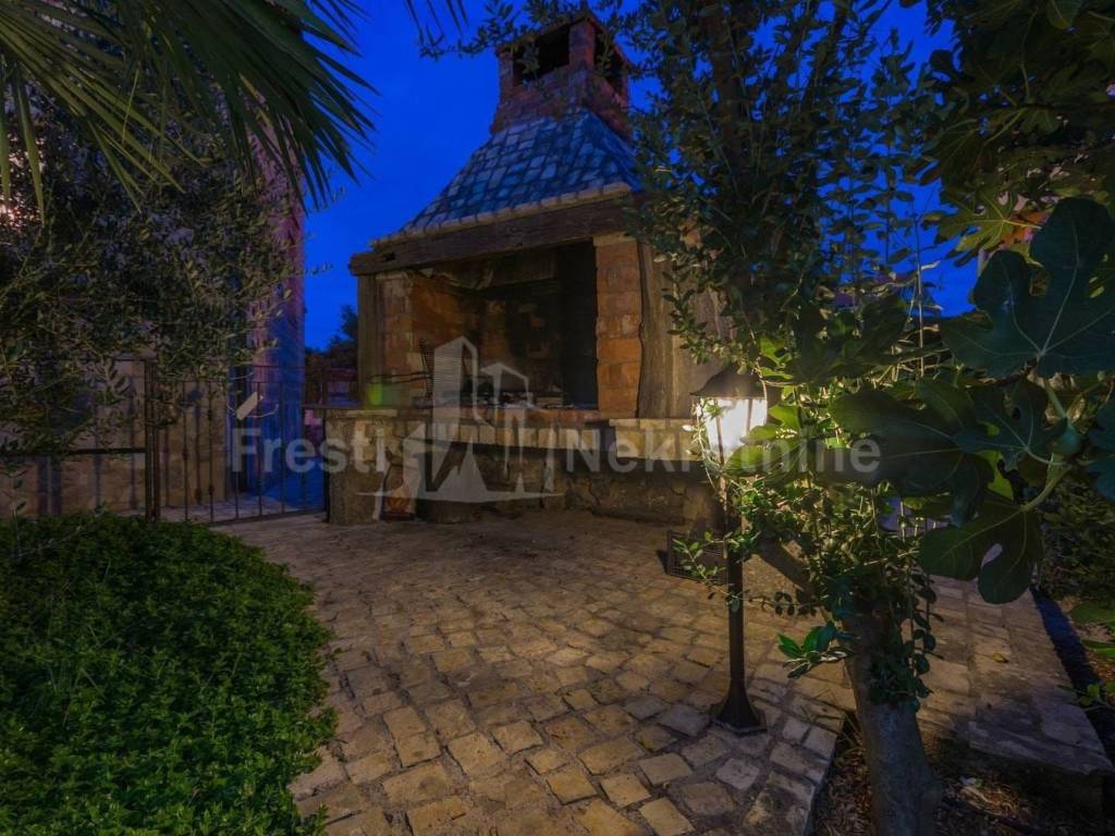 Apartmanska kuća, Prodaja, Vir, Vir